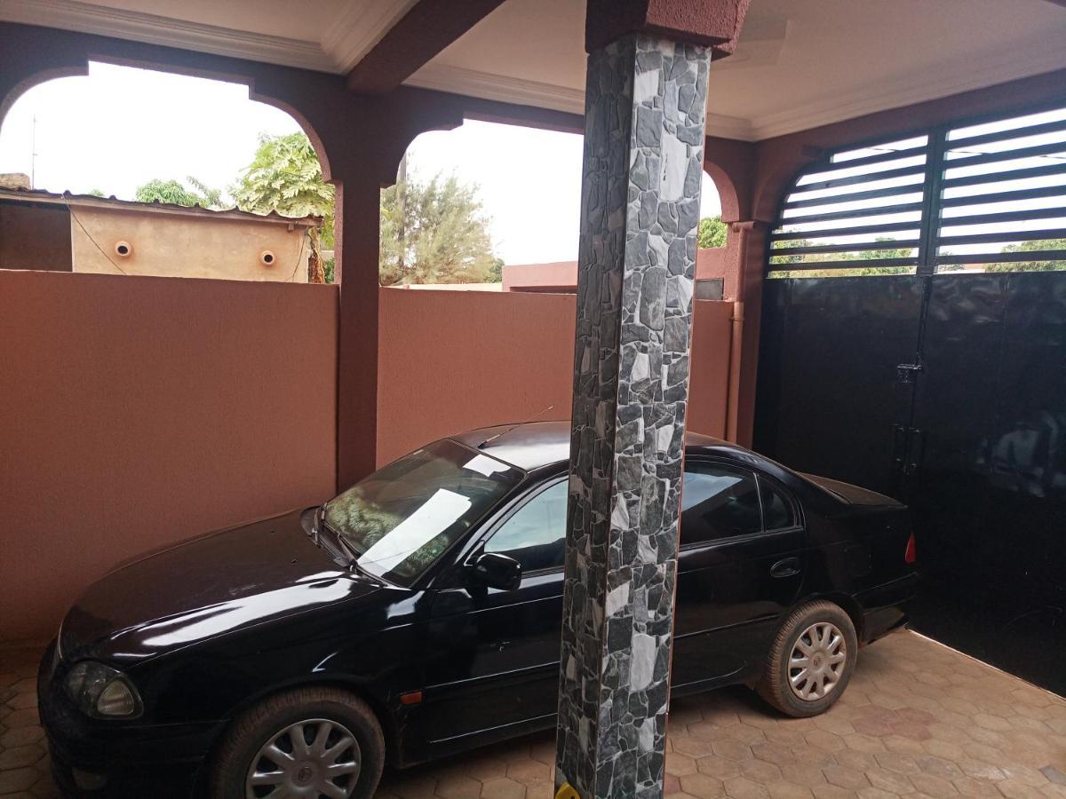 Residence Lynda Prestige Ouagadougou Exterior photo
